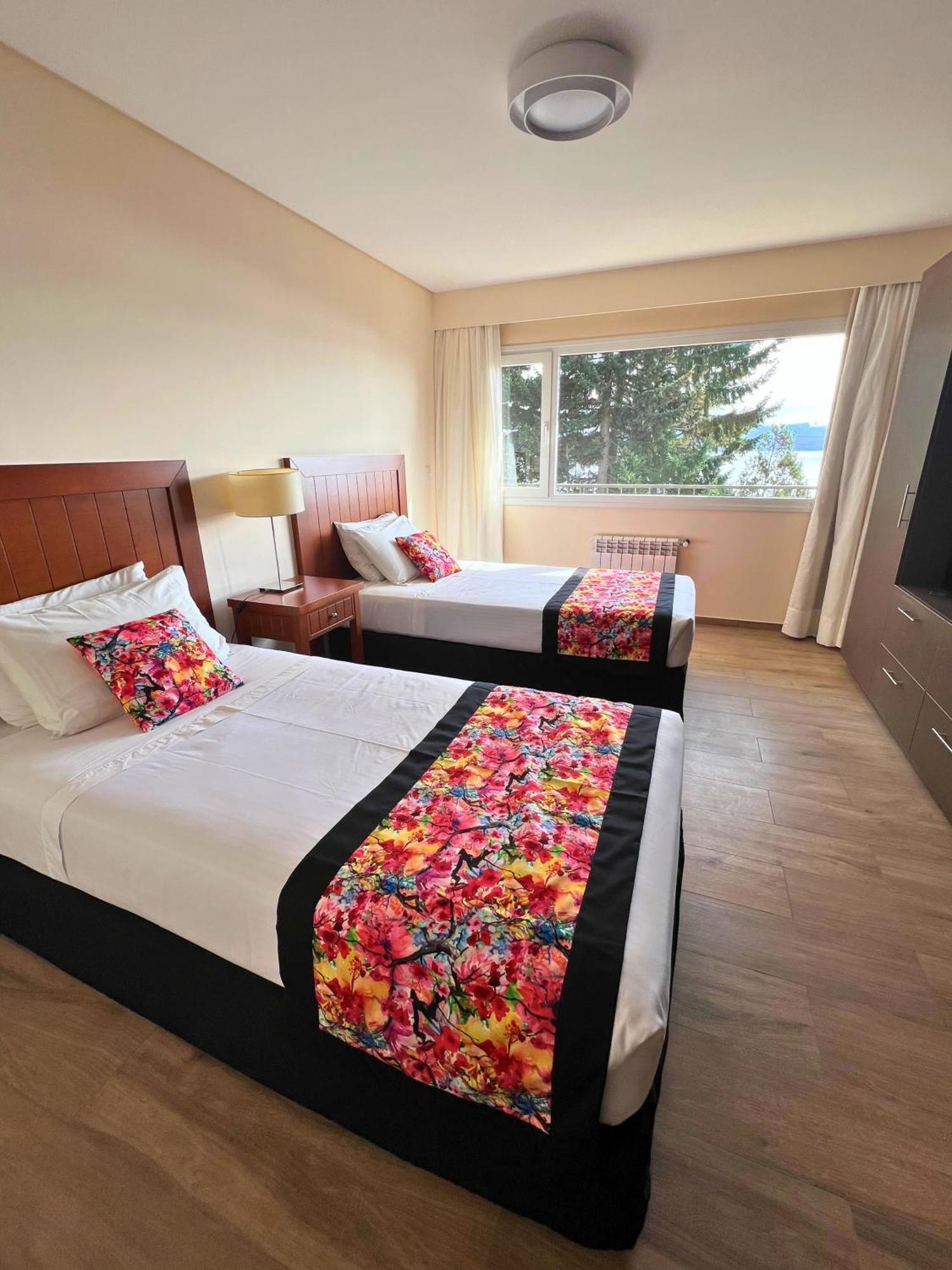 Huinid Pioneros Hotel San Carlos de Bariloche Ruang foto